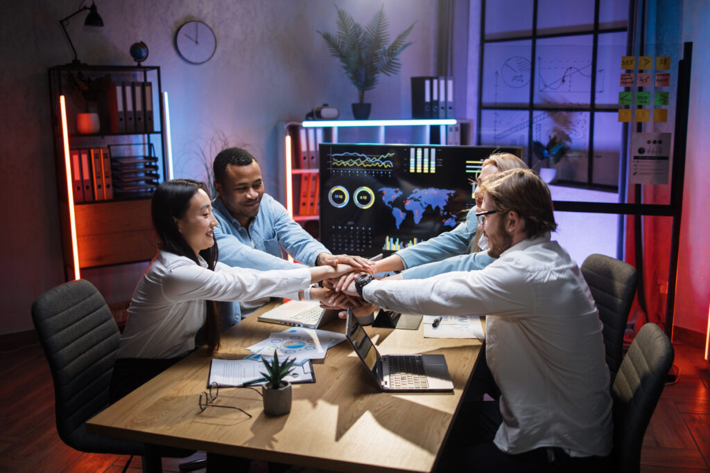 Créer une SRL en Belgique : entrepreneur signant l'acte constitutif avec son expert-comptable